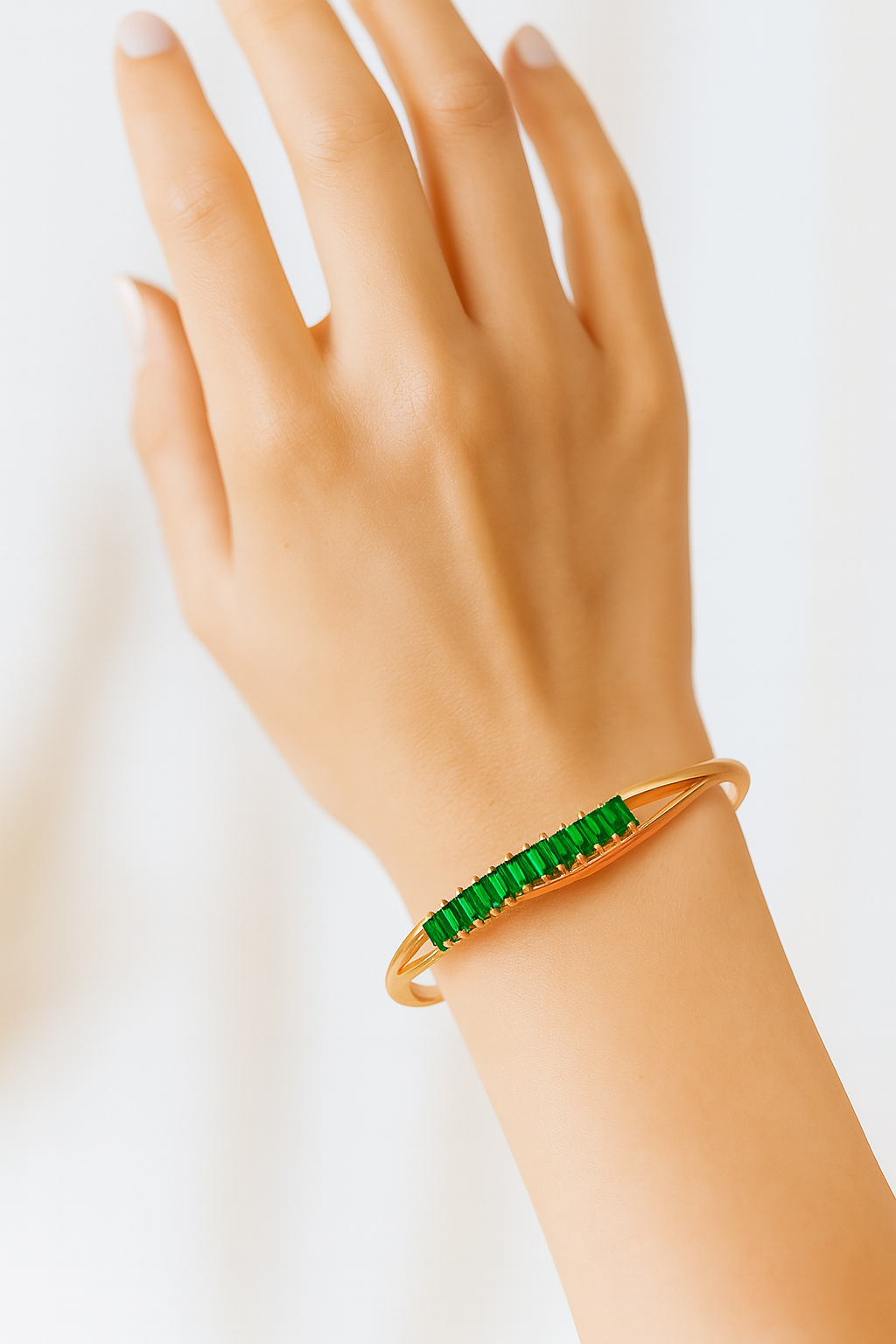 Emerald Glow Bangle
