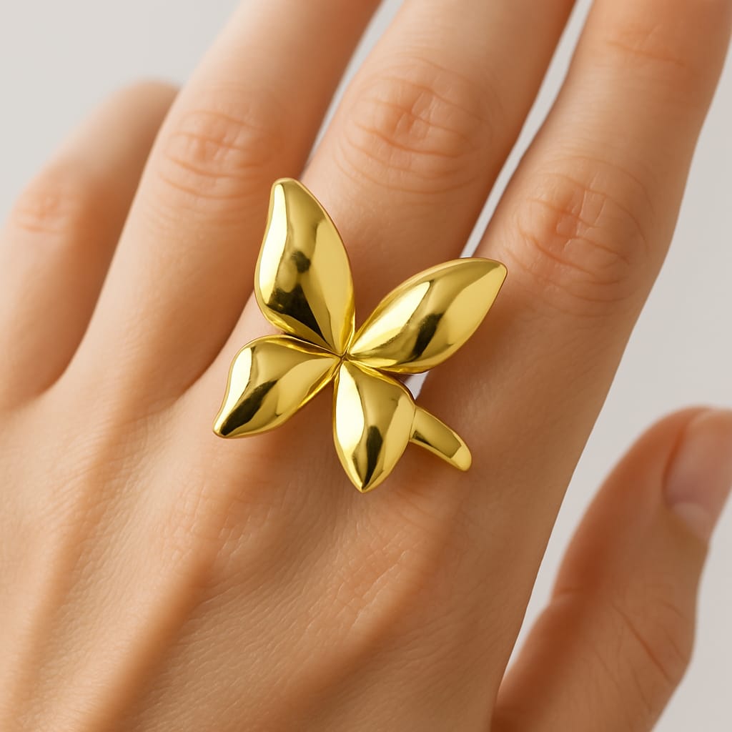 Luna Flutter Ring